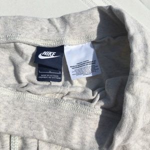 Women’s NIKE Sweatpants!!